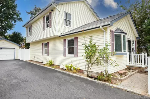 95 E Pulaski Rd, Huntington Station, NY 11746