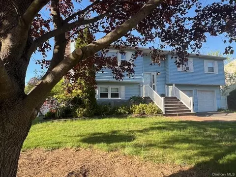 76 Creamery Dr, New Windsor, NY 12553