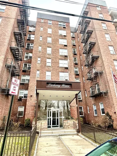 61 Bronx River Rd #7H, Yonkers, NY 10704