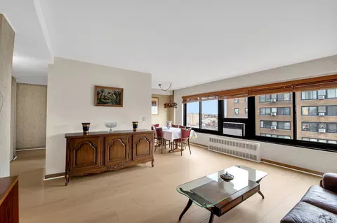 33-43 14 St #14D, New York, NY 11106