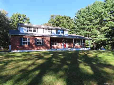 26 Darren Rd, Union Vale, NY 12540