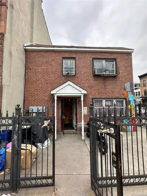111 Cornelia St, Brooklyn, NY 11221