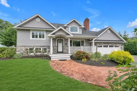 27 Brittany Ct, Northport, NY 11768