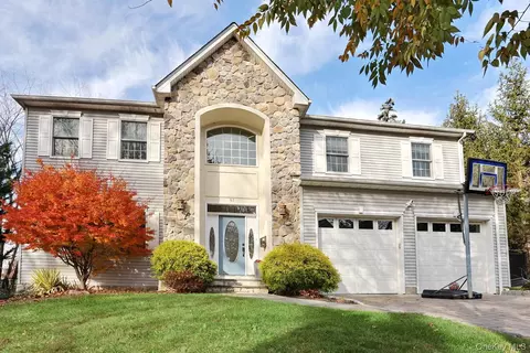 97 E Park Ave, Orangetown, NY 10965
