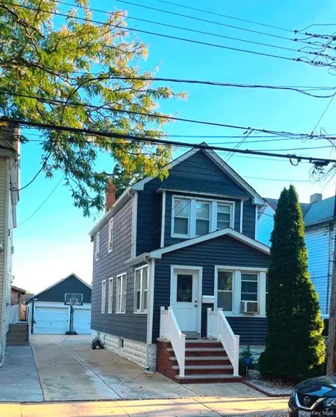 13410 Sutter Ave, South Ozone Park, NY 11420