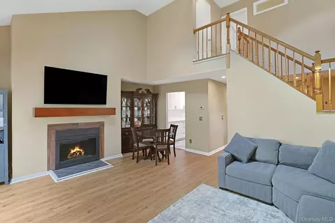 108 Sunfish Lndg, Yorktown, NY 10547