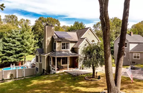34 Adams Rush Rd, Cortlandt, NY 10567