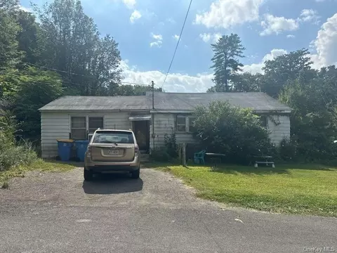 18 Pettit Ave, Kingston, NY 12401