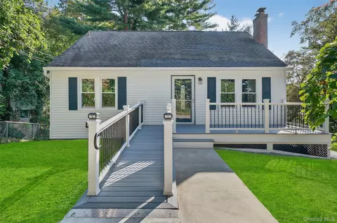 34 Mountain View Rd, Arlington, NY 12603