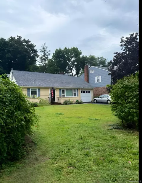 18 Downing Ave, Sea Cliff, NY 11579