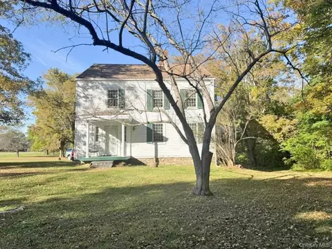 4 Plains Rd, Walden, NY 12586