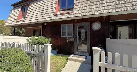 10 Heritage Dr #B, Clarkstown, NY 10956