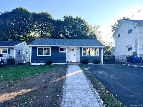 42 Genung St, Middletown, NY 10940
