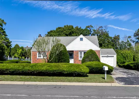 219 Jericho St, East Islip, NY 11730