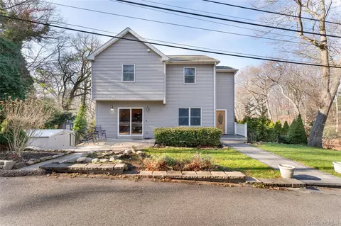 306 Liberty Ave, Port Jefferson, NY 11777