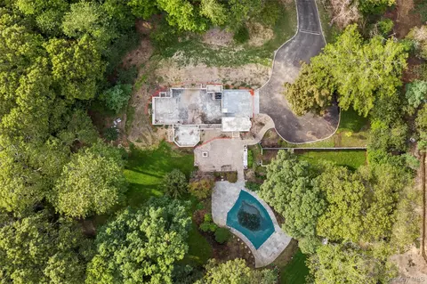 7 Smith Ln, Smithtown, NY 11780