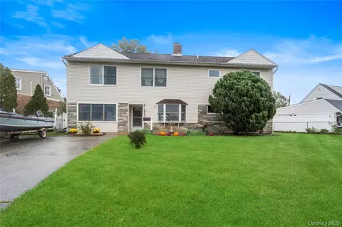 45 Lowland Rd, Levittown, NY 11756