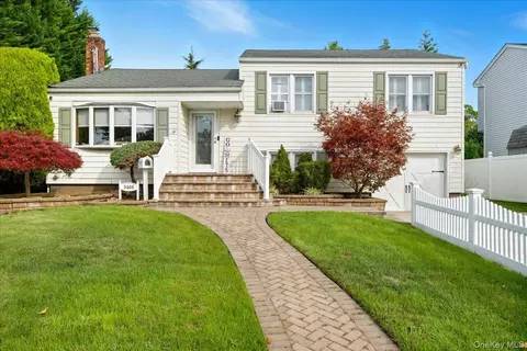 3405 Lufberry Ave, Wantagh, NY 11793