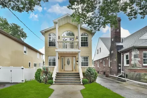 8135 166th St, Jamaica, NY 11432