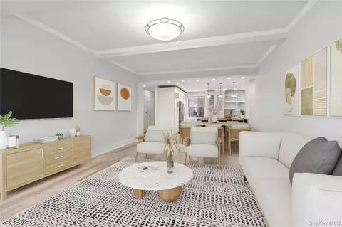73-37 Austin St #6K, New York, NY 11375