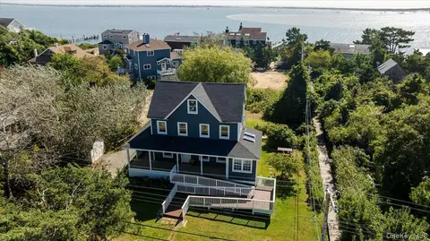 56 Oak Beach Rd, Babylon, NY 11702