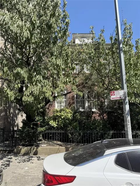 1663 E 18th St, Brooklyn, NY 11229