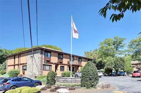 1 W Lawrence Park Dr #10, Orangetown, NY 10968