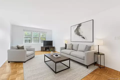 1 Balint Dr #370, Yonkers, NY 10710