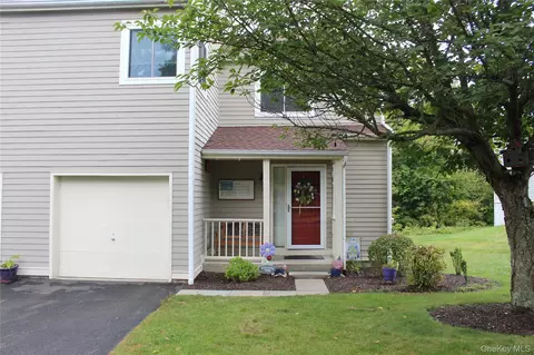 16 Highview Rd, East Fishkill, NY 12533