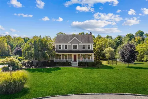 65 Wilhelm Dr, Warwick, NY 10990