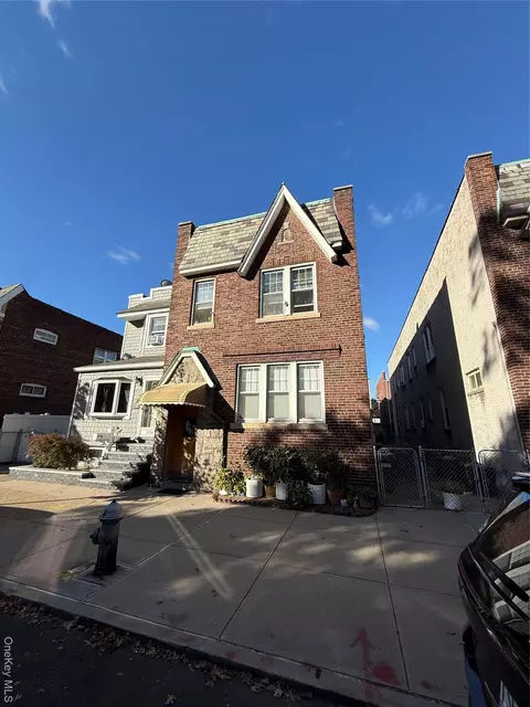 7734 74th St, New York, NY 11385
