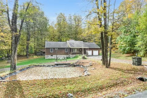 91 Decker Rd, Gallatin, NY 12502