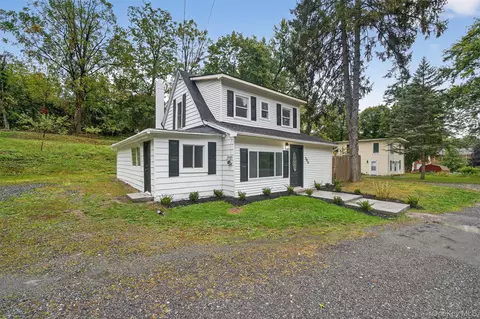 104 Dowling St, Newburgh, NY 12550