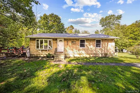 915 White Pond Colony Rd W, Kent, NY 10512