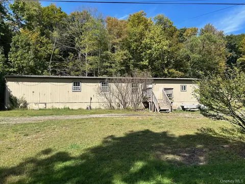 26 Iken Rd, Rochester, NY 12446