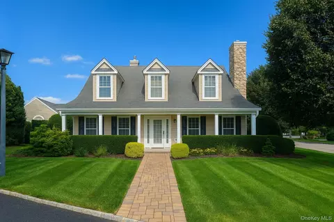 11 Black Pine St, Calverton, NY 11933
