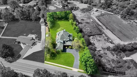 506 Moriches Middle Island Rd, Manorville, NY 11949