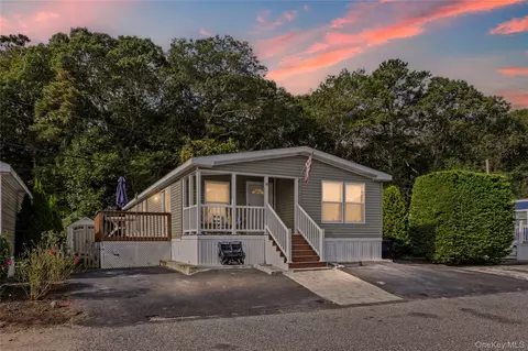 1795 Osborne Ave #75, Riverhead, NY 11901