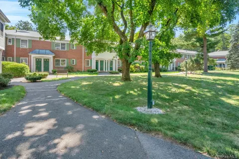 590 Bedford Rd #7, Mount Pleasant, NY 10570