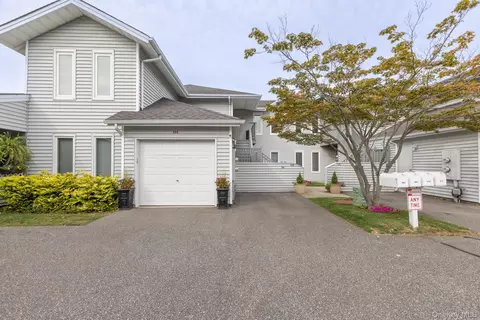 908 Fenway Rd #908, Saint James, NY 11780