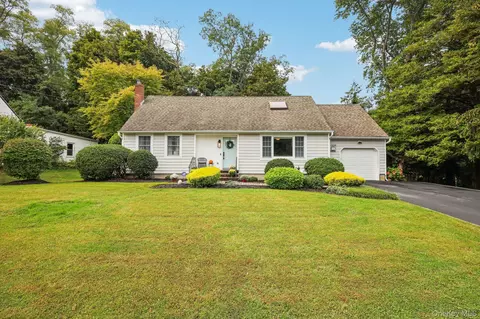 12 Garden Ave, Miller Place, NY 11764