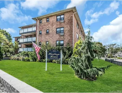 315 Atlantic Ave #1A, East Rockaway, NY 11518