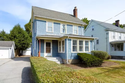 290 Hooker Ave, Arlington, NY 12603