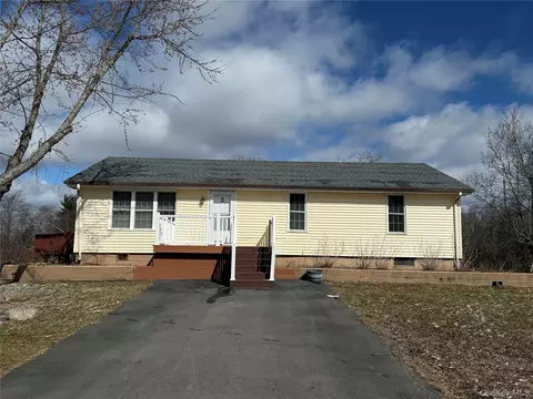 56 Club Ln, Thompson, NY 12775