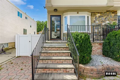 6 Mulberry Ave, Staten Island, NY 10314