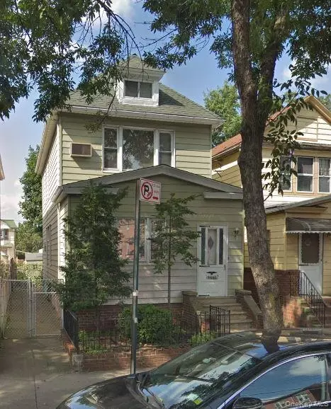 94-11 32 Ave, New York, NY 11369