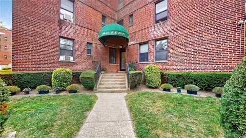 52-30 39th Ave #2B, Woodside, NY 11377