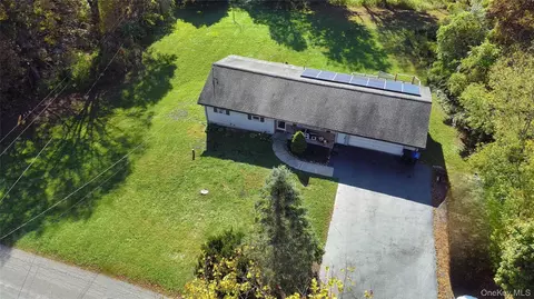 160 Gillen Rd, Wallkill, NY 10940