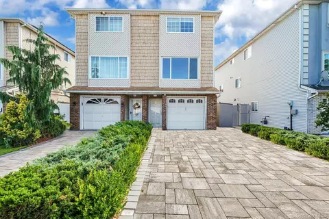 123 Amity Pl, Staten Island, NY 10303