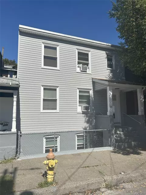 28 Hasbrouck St, Newburgh, NY 12550